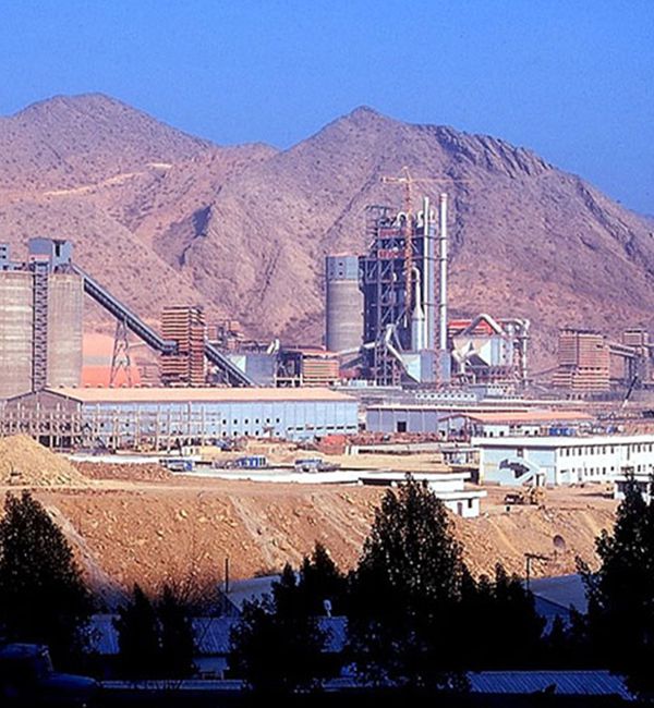Três linhas de produção de cimento com uma produção de 5000 t/d para a SPCC na Arábia Saudita